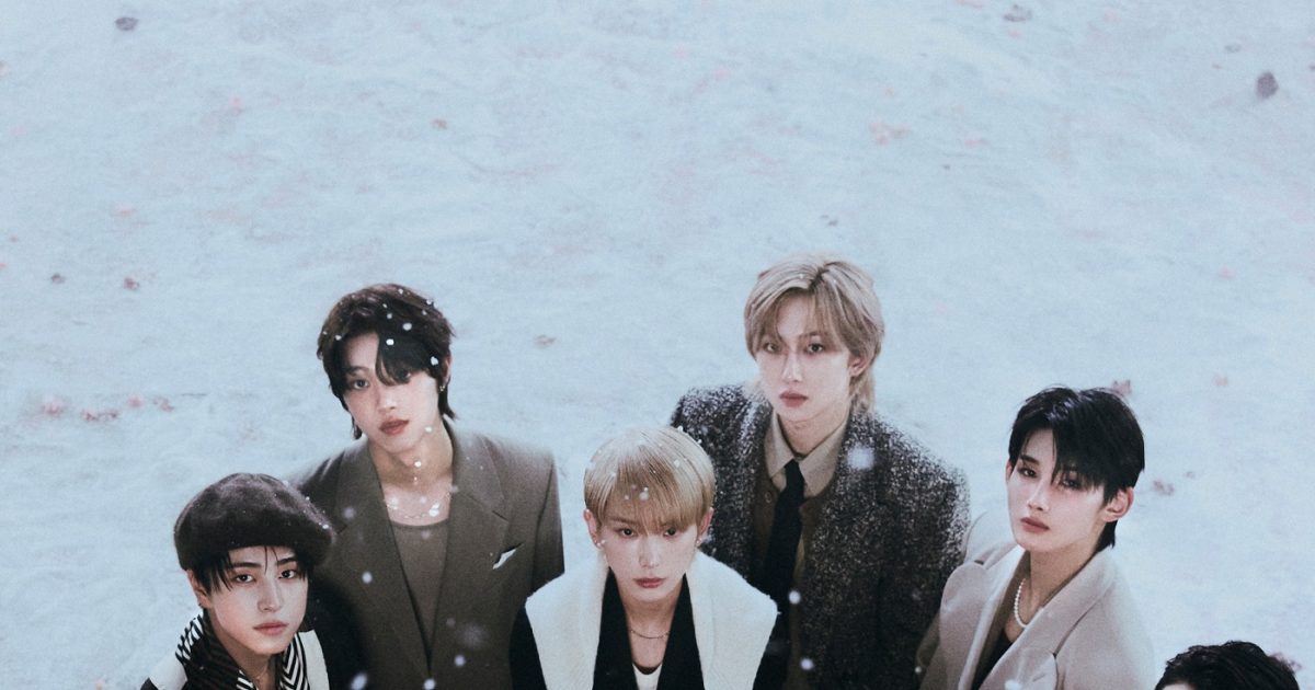 匿名配送】&TEAM 雪明かり K トレカ 点灯式 ショーケース ショケ &TEAM