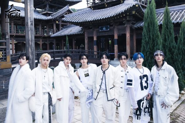 Stray Kids、米「ビルボード200」6作連続初登場1位獲得！全世界アーティスト史上初の快挙