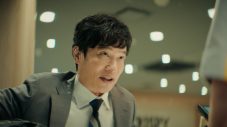 堺雅人がスーツ姿で全力疾走＆バンド演奏！怒髪天「オトナノススメ」を起用したマクドナルド新CM放映開始 - 画像一覧（3/30）