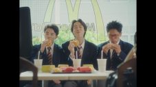 堺雅人がスーツ姿で全力疾走＆バンド演奏！怒髪天「オトナノススメ」を起用したマクドナルド新CM放映開始 - 画像一覧（19/30）