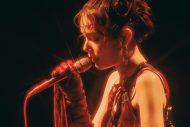 【ライブレポート】安田レイ、ライブツアー『Scarlight』完走！「また会える日を楽しみにしてます」 - 画像一覧（3/3）