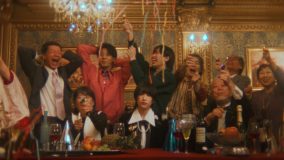 yutoriが新曲「数％のハッピーエンド」MV公開！舞台は“主役不在の誕生日パーティー”