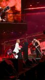 YOSHIKI、Jonas Brothers全米ツアーファイナルに電撃出演！リハーサルなしの“ぶっつけ本番”で1万8,000人を熱狂させる