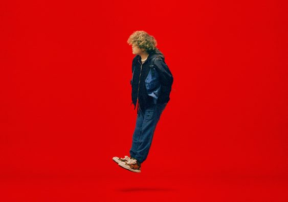 Vaundy、初のアニメテーマ曲！ TVアニメ『王様ランキング』第2クールOPテーマ「裸の勇者」を書き下ろし