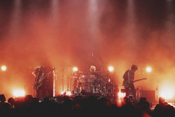 凛として時雨、『DEAD IS ALIVE TOUR 2022』Zepp Haneda公演ライブレポート到着