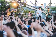 flumpool、デビュー記念日に地元大阪・天王寺でフリーライブ開催！ レポート到着