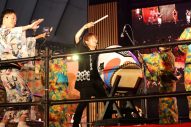 コブクロ、大阪・関西万博オフィシャルテーマソング「この地球の続きを」の盆踊りを初披露 - 画像一覧（2/3）