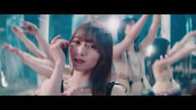 櫻坂46、守屋麗奈が初センターの新曲「桜月」MV解禁