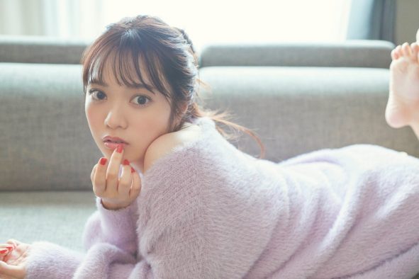 日向坂46・宮田愛萌、初小説集『きらきらし』封入特典ポストカードの絵柄第3弾は“大人っぽい一枚”