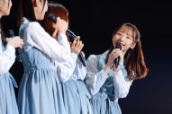 日向坂46、初の4期生単独公演『おもてなし会』を開催。“声出し解禁”ライブにファン大歓声 - 画像一覧（6/26）