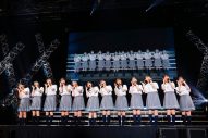 日向坂46、初の4期生単独公演『おもてなし会』を開催。“声出し解禁”ライブにファン大歓声 - 画像一覧（26/26）