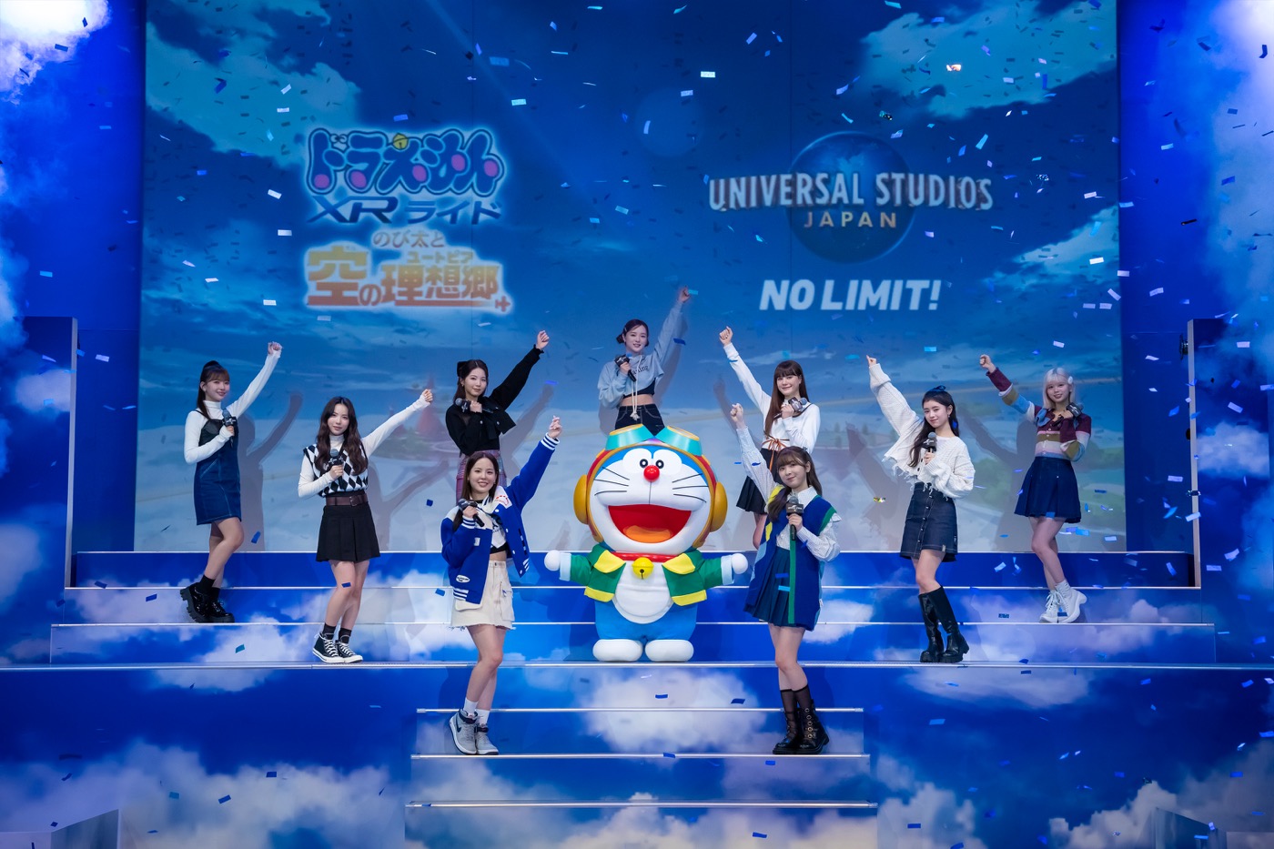 NiziU、ドラえもんと一緒に空を駆け巡る新ライドアトラクション『ドラえもん XRライド』に大興奮