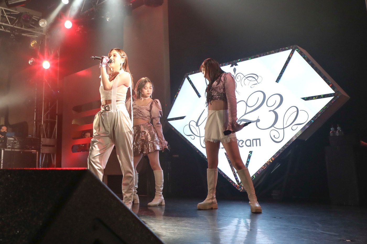 iScream、グループ初の東名阪ライブで“決起会”を開催。新曲リリース発表も - 画像一覧（4/10）