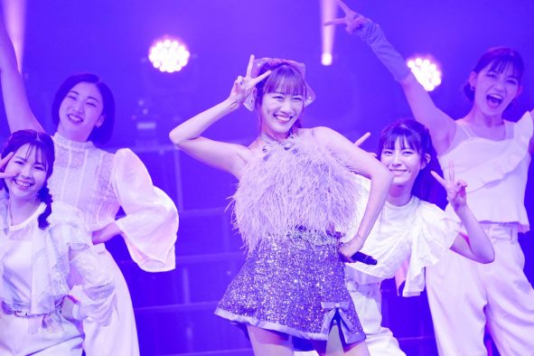 ももクロ・高城れに、“横浜愛”溢れたソロコン開催。サイプレス上野とロベルト吉野とパフォーマンスも