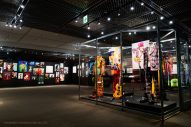 hideの愛用のギター、直筆歌詞など実物のみ展示の『特別企画展』が大阪で開幕 - 画像一覧（2/4）