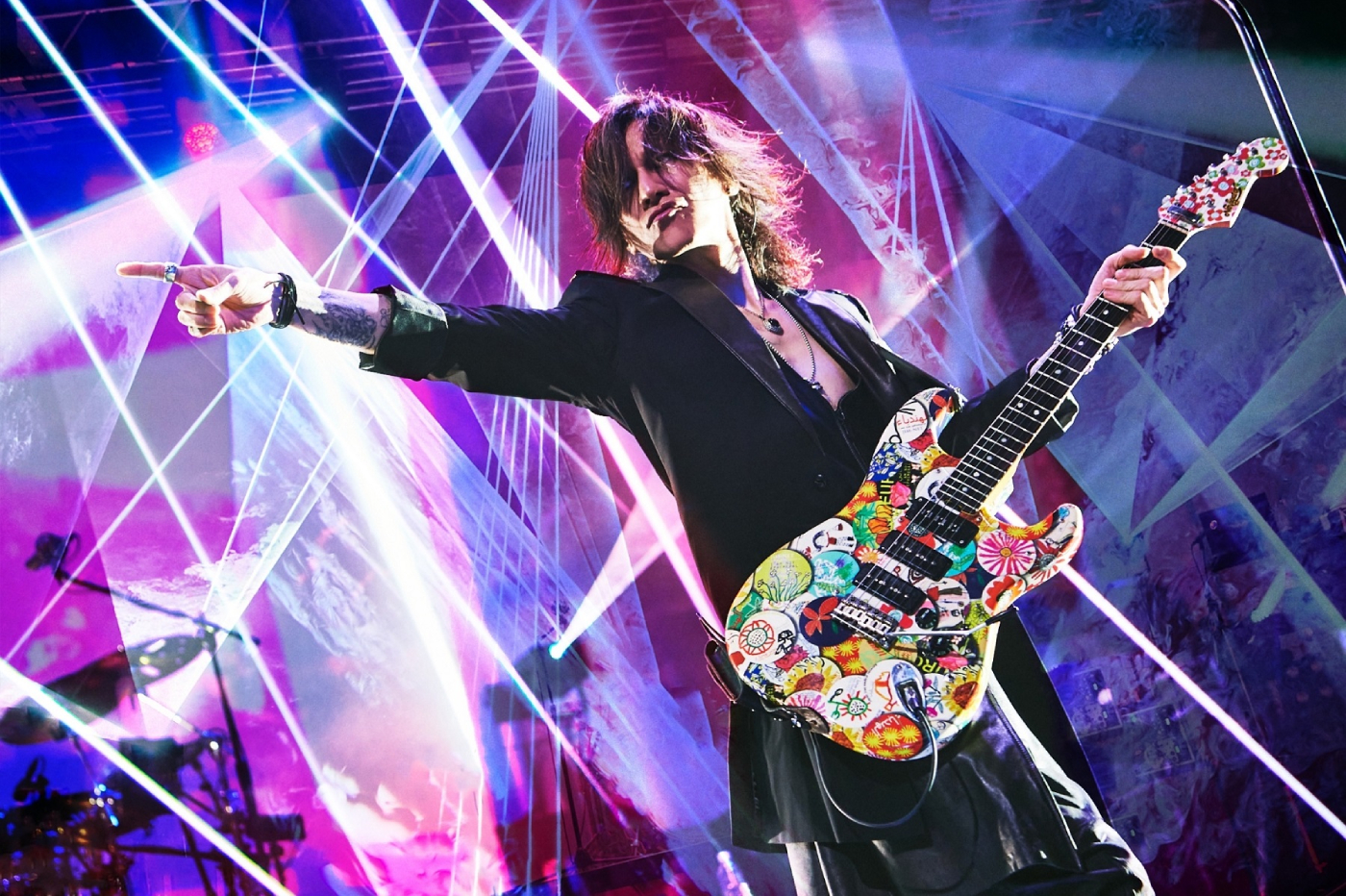SUGIZO、ソロデビュー25周年記念ライブDISC『And The Chaos is Killing Me』リリース決定！ ツアー日程も発表
