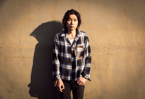 斉藤和義、一発録りレコーディングのデビュー30周年記念盤リリース決定！ ツアー開催も発表