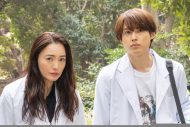 ドラマ『女王の法医学～屍活師～３』放送！ 仲間由紀恵×松村北斗（SixTONES）異色バディが再びタッグ - 画像一覧（1/6）