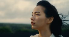 のん、出演・監督・編集すべてを手掛けた「荒野に立つ」MVをアルバムリリース日にプレミア公開 - 画像一覧（1/3）