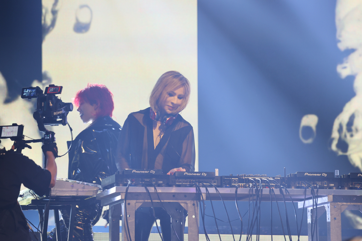 YOSHIKI、『THE MUSIC DAY』で特別バージョンのX JAPAN「Angel」＆自らの新曲「Requiem」を披露 - 画像一覧（8/18）