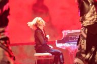 YOSHIKI、『THE MUSIC DAY』で特別バージョンのX JAPAN「Angel」＆自らの新曲「Requiem」を披露 - 画像一覧（17/18）
