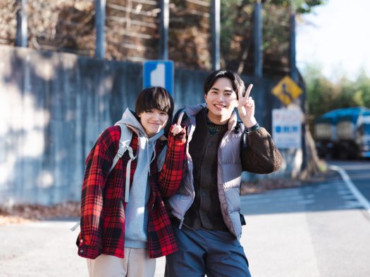 悪友コンビ・大倉空人＆平野宏周が最恐ホラー撮影中に仲良く笑顔！ 映画『ヒッチハイク』メイキング映像解禁