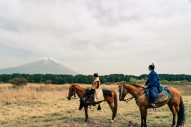 大河ドラマ『どうする家康』主演の松本潤、信長役の岡田准一が富士山で「おもてなし」のシーンを振り返る - 画像一覧（4/8）