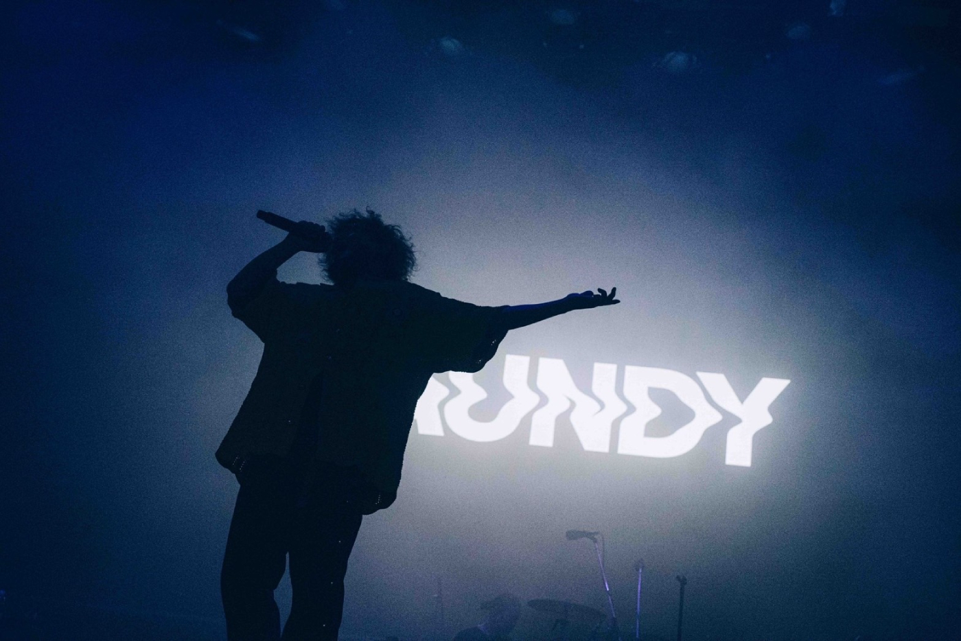 Vaundy、約3年半のフルアルバム『replica』リリース決定！ フジロックのステージで発表＆新曲披露 - 画像一覧（2/3）