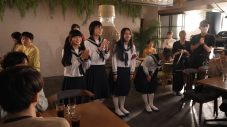 新しい学校のリーダーズ、ソイラテを「ソイやっ」する「クラフトボスソイラテ」新TVCMに出演 - 画像一覧（3/16）
