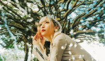 ReoNa『シャンフロ』ED曲「ガジュマル 〜Heaven in the Rain〜」MV公開＆新曲「３３４１よ」配信決定 - 画像一覧（8/8）