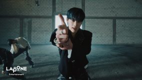 INI、2ndアルバム『MATCH UP』より新曲「MORE」Performance Videoを公開