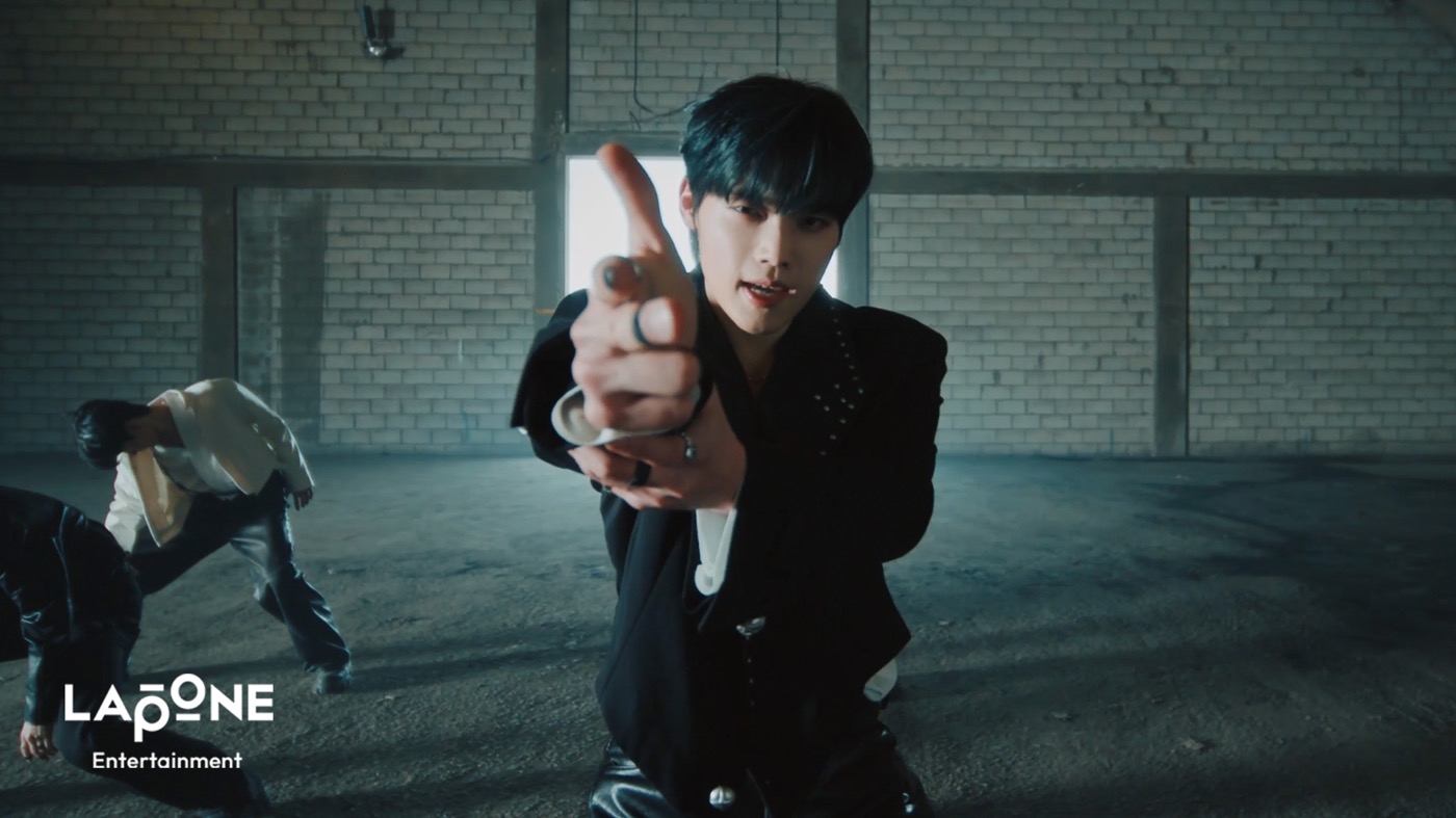 INI、2ndアルバム『MATCH UP』より新曲「MORE」Performance Videoを公開