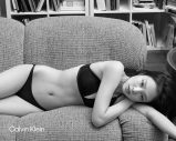 BLACKPINKジェニー、Calvin Kleinのアンダーウェアとジーンズのキャンペーンに登場 - 画像一覧（2/5）