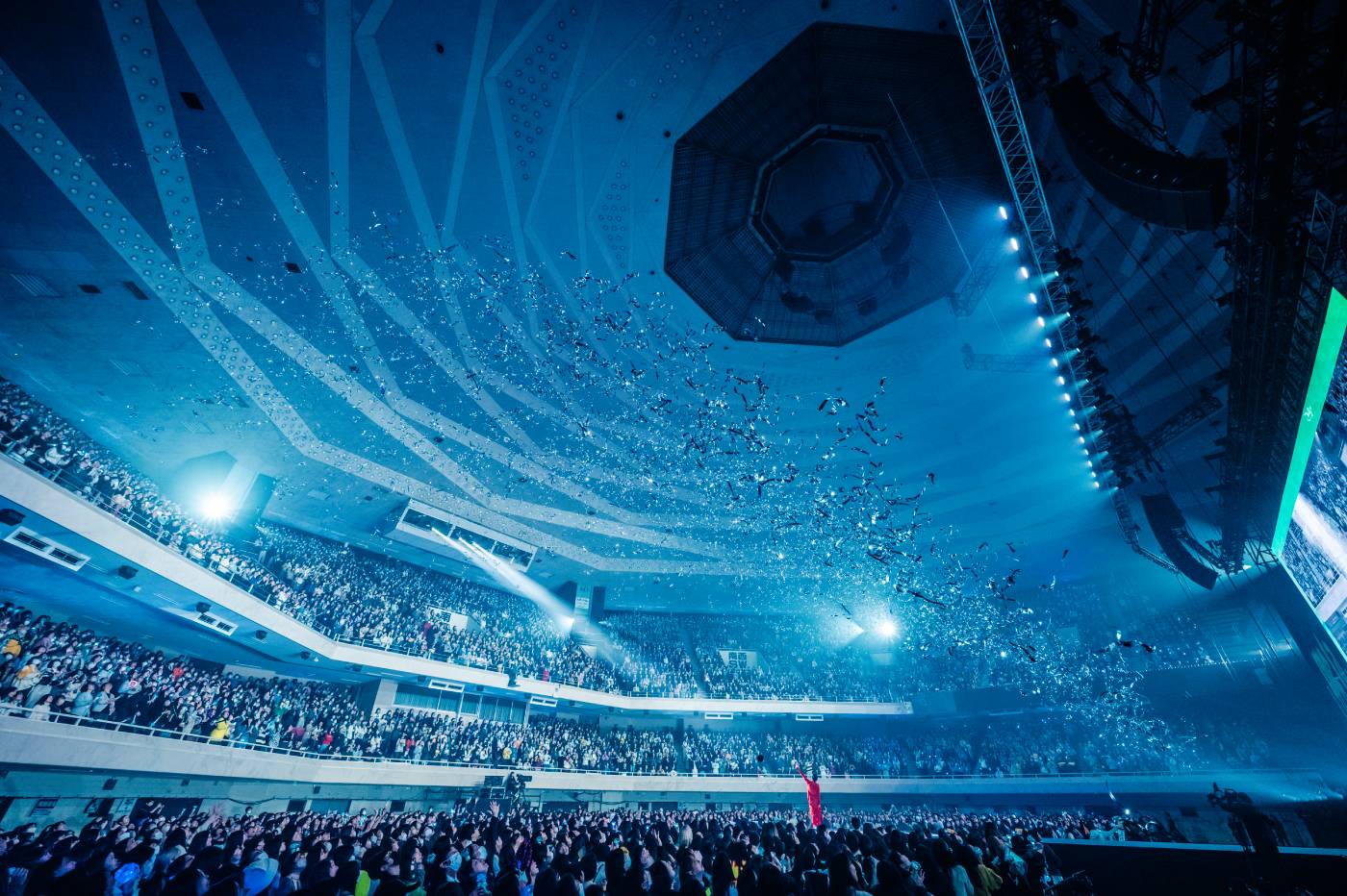【ライブレポート】SHINeeテミンのソロライブ『METAMORPH in Japan』に幕！宙づりステージで観客を圧倒 - 画像一覧（6/11）