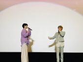 宮世琉弥×綱 啓永が全力投げキッス！ 映画『恋わずらいのエリー』“りゅびつな舞台挨拶”を開催 - 画像一覧（2/4）