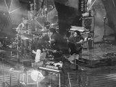 【ライブレポート】King Gnu、全国5大ドームツアーが札幌にてファイナル！「われわれはぶっ飛んだ演奏をします！」 - 画像一覧（1/39）