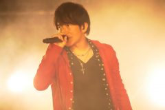 【ライブレポート】櫻井和寿、スガシカオ、⼩林武史ら出演。『百年後芸術祭』スペシャルライブ「super folklore」が大盛況