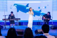 【ライブレポート】milet、神戸須磨シーワールド公式テーマソングLIVEで「Bluer」を初披露 - 画像一覧（8/12）