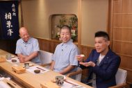 相葉雅紀の包丁さばきが冴えわたる！ 『相葉マナブ』“包丁王子”で振舞われた魅惑の寿司にゲストご満悦 - 画像一覧（6/8）
