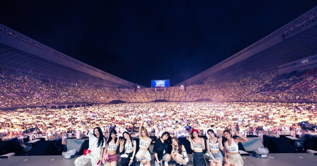 TWICE『'READY TO BE' in JAPAN SPECIAL』初日開催！ 新曲「DIVE
