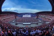 【ライブレポート】TWICE、全世界で約150万人を動員した超大型ツアーの最終公演を日産スタジアムにて開催 - 画像一覧（15/16）