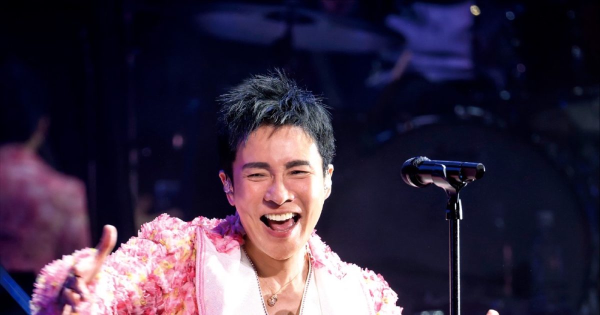 郷ひろみ本人がLIVE中で着用していたFENDYシャツ 郷ひろみ本人がLIVE中で着用していたFENDYシャツ thumbnail