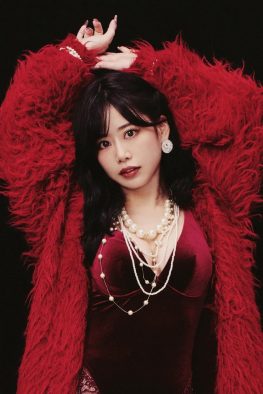 自己最大露出！ フィロソフィーのダンス・奥津マリリのセクシー写真集に大反響！「全方位”マリチチ”」