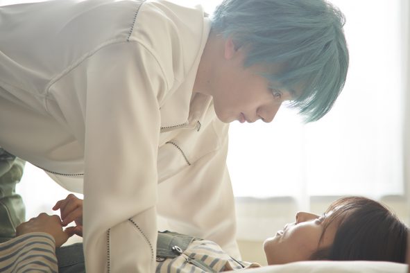 保健室での床ドンも！宮世琉弥主演映画『顔だけじゃ好きになりません』よりドキドキの胸キュンカット一挙解禁