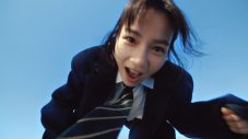 のんが制服ファッションで高校生に！青春爆走スプリングソング「春よ受けて立つ」MV場面写真解禁 - 画像一覧（7/8）