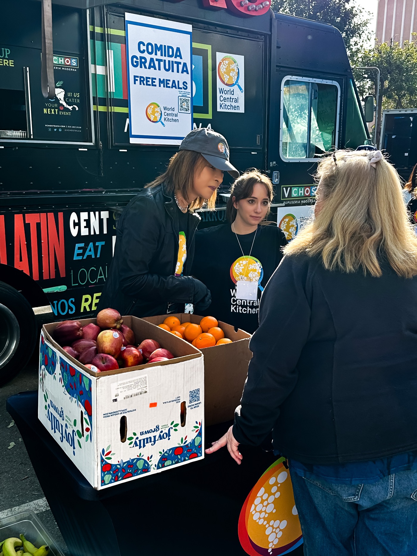 YOSHIKI、ロサンゼルス山火事被災地で支援活動「自ら行動することで少しでも力になれれば」