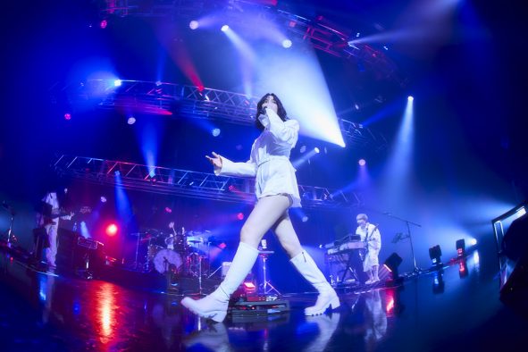 【ライブレポート】のんの歌声が描く爽やかな痛みと力強さ！『NON Valentine Live 2025 “bitter is better”』