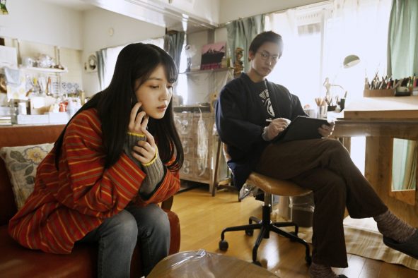 三山凌輝×久保史緒里W主演映画『誰よりもつよく抱きしめて』より、ふたりの関係が揺れるライバル登場シーン公開