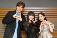 齊藤京子＆城田優がドラマ『いきなり婚』主題歌を歌う夜々と初対面！「Lonely Night」生披露に感激 - 画像一覧（1/2）