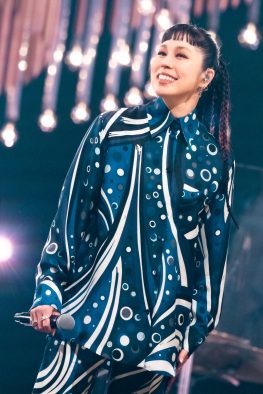 AI、NHK『SONGS』に3年ぶりとなる出演決定！子供たちからのサプライズプレゼントに思わず涙